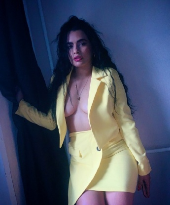 Я истинная индивидуалка, которая с удовольствием создаст незабываемую атмосферу для нашей встречи. Мои услуги включают классический эскорт, эротический массаж и пикантные фантазии. Я с удовольствием воплощу все твои желания и сделаю эту встречу по-настоящему особенной. У меня есть много положительных отзывов, которые подтверждают мою опытность и профессионализм. Живу в Москве, так что наше свидание может проходить в уютной гостинице или у меня в апартаментах. В моих фото ты можешь увидеть мою нежность и сексуальность. Давай сделаем нашу встречу незабываемой! 💋🌹🔥 1823, 28 лет